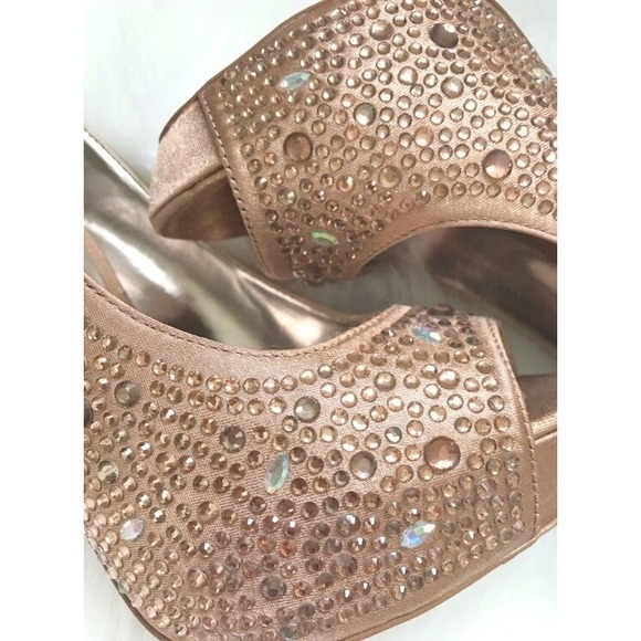 Steve Madden RARE Rose Gold Peep Toe Heels 7.5 - Picture 2 of 3